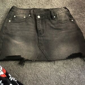 Black skirt good covering